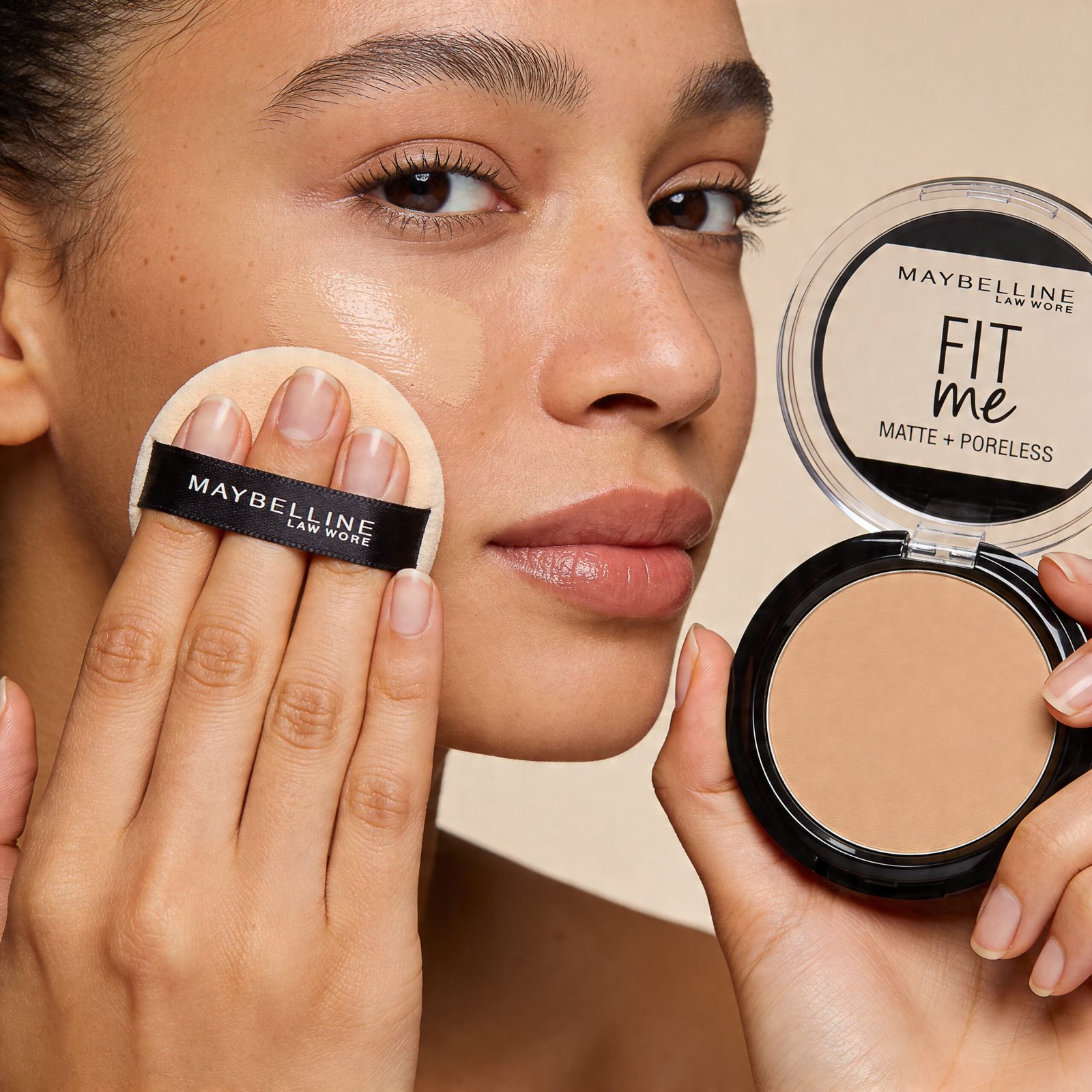 matte powder in action