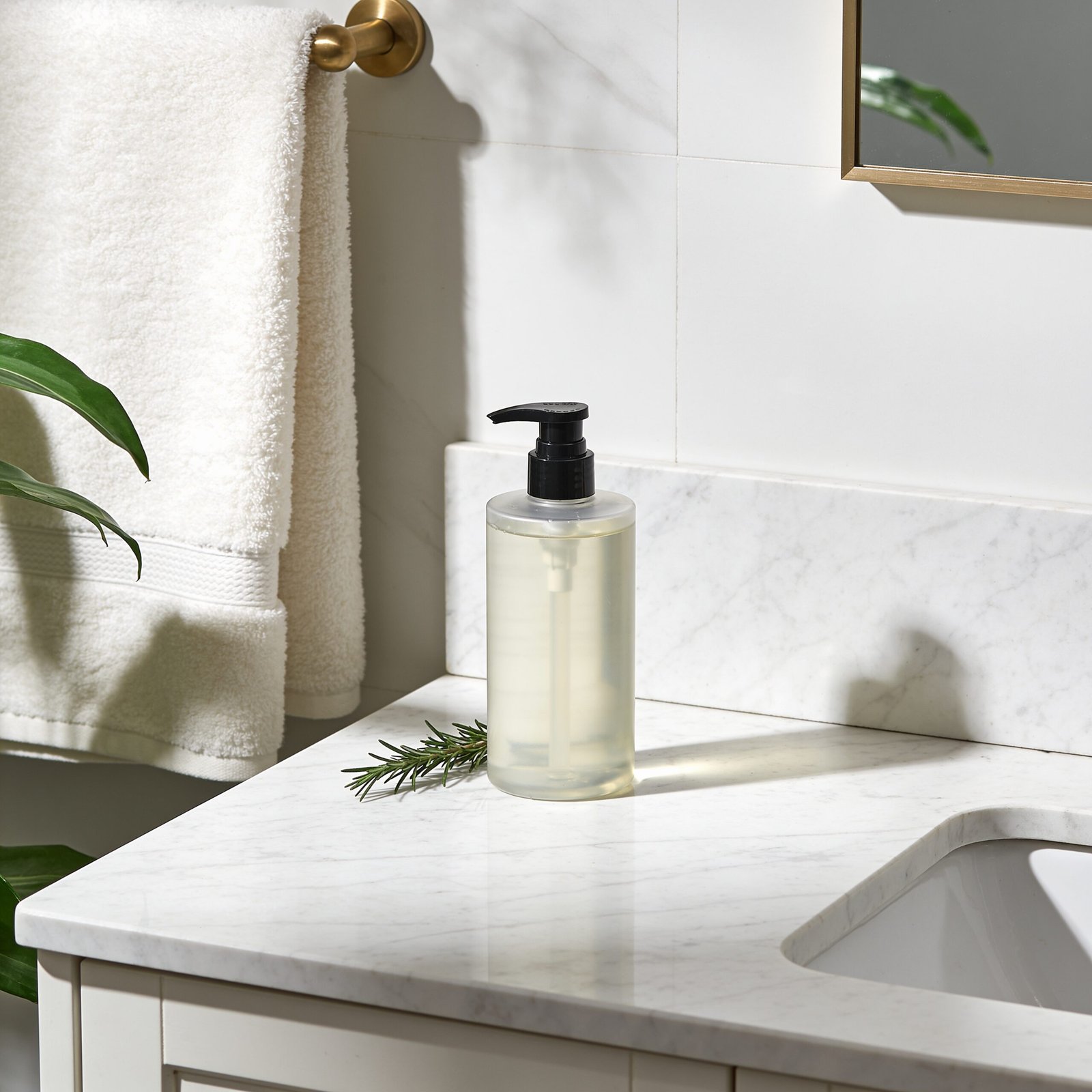 thickening shampoo product view